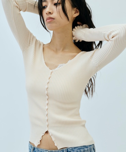 DRWCYS（ドロシーズ）の「リブVネックニットカーデ（カーディガン/ボレロ・レディース・ピンク/オフホワイト/ブラック・FREE）」の6枚目の写真