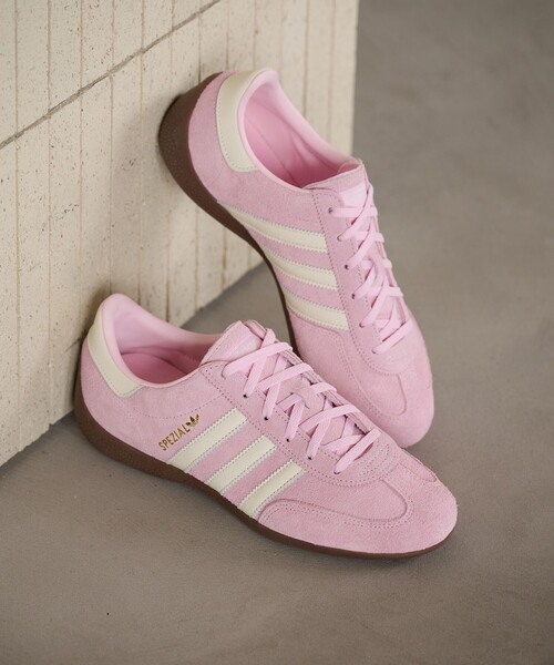 adidas Originals(アディダスオリジナルス)の「<adidas Originals>HANDBALL SPEZIAL LO PRO/スニーカー(スニーカー・レディース・ブラック/ライトピンク/イエロー/オフホワイト・23cm/24.5cm/23.5cm/22.5cm/24cm/25cm)」の4枚目の写真
