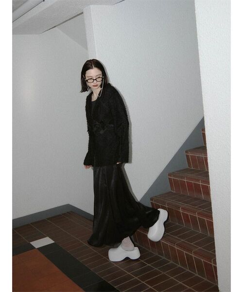 :ETHROF(イーサオブ)の「A-LINE TUCK SATIN SKIRT(スカート・レディース・ブラック・MEDIUM)」の22枚目の写真