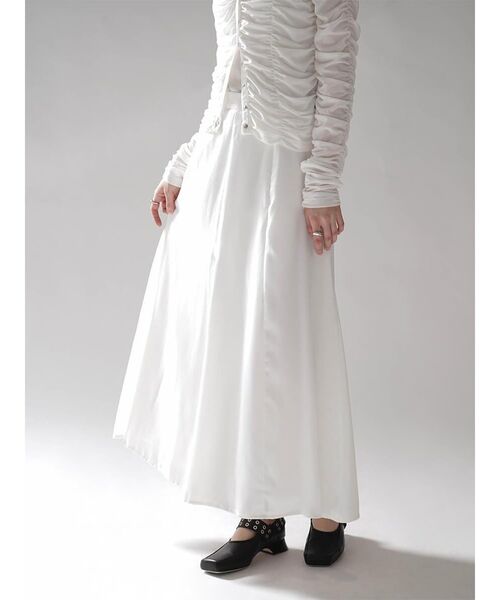 :ETHROF(イーサオブ)の「A-LINE TUCK SATIN SKIRT(スカート・レディース・ブラック・MEDIUM)」の3枚目の写真