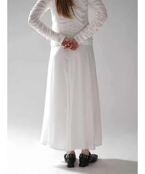 :ETHROF(イーサオブ)の「A-LINE TUCK SATIN SKIRT(スカート・レディース・ブラック・MEDIUM)」の6枚目の写真