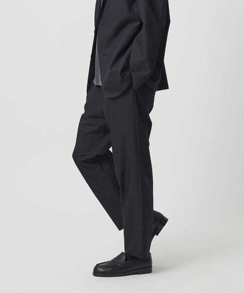 BEAUTY&YOUTH UNITED ARROWS(ビューティーアンドユースユナイテッドアローズ)の「KOMATSU PACK 1プリーツ イージー ワイド テーパード パンツ NO.9 セットアップ対応 撥水 ウォッシャブル(その他パンツ・メンズ・ダークグレー/ネイビー/モカ・XL/L/M/S)」の4枚目の写真