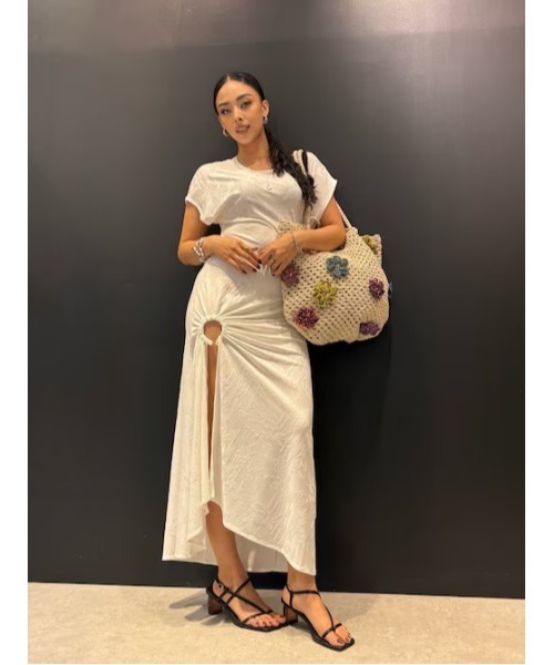 Desigual(デシグアル)の「サイドノットアシンメトリーミディワンピ(ワンピース・レディース・ホワイト・XS/L/XL/S/M)」の6枚目の写真