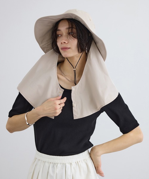 SALON adam et rope'(サロン アダム エ ロペ)の「2WAYレイヤーハット / 撥水・UVケア・取り外し可(ハット・レディース・ブラック/ベージュ系その他2・FREE)」の11枚目の写真