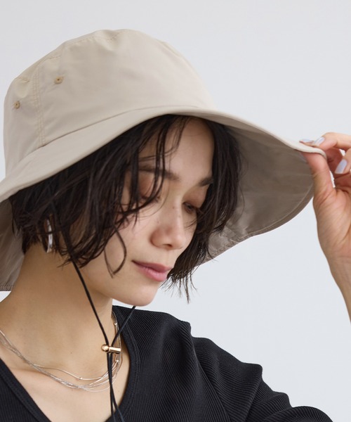 SALON adam et rope'(サロン アダム エ ロペ)の「2WAYレイヤーハット / 撥水・UVケア・取り外し可(ハット・レディース・ブラック/ベージュ系その他2・FREE)」の3枚目の写真