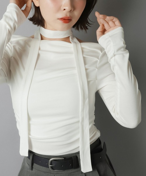 SPINNS(スピンズ)の「【セットアイテム】タイ付き長袖カットソー/ギャザー/ストール付き(Tシャツ/カットソー・レディース・ブラック/ホワイト/チャコール・ONESIZE)」の4枚目の写真