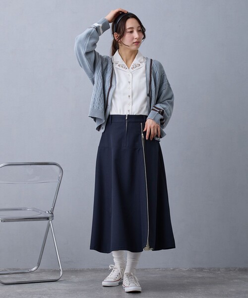 NICOLE CLUB(ニコル クラブ)の「開襟刺繍ブラウス(シャツ/ブラウス・レディース・ブラック/サックスブルー/オフホワイト/イエロー・M)」の8枚目の写真