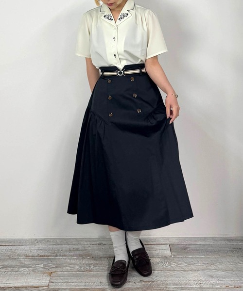 NICOLE CLUB(ニコル クラブ)の「開襟刺繍ブラウス(シャツ/ブラウス・レディース・ブラック/サックスブルー/オフホワイト/イエロー・M)」の5枚目の写真