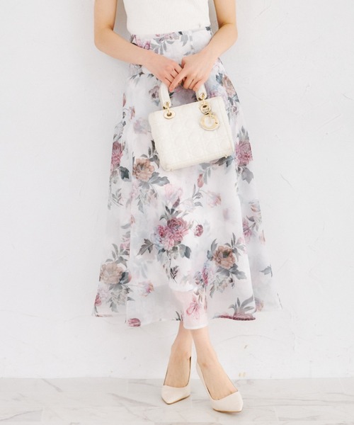 tocco closet(トッコ クローゼット)の「バックレースアップシアーフラワープリントフレアスカート(スカート・レディース・ラベンダー/ピンク・M)」の2枚目の写真