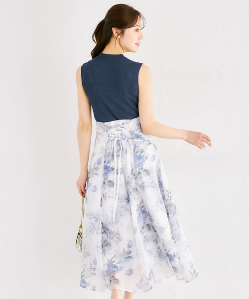 tocco closet(トッコ クローゼット)の「バックレースアップシアーフラワープリントフレアスカート(スカート・レディース・ラベンダー/ピンク・M)」の13枚目の写真