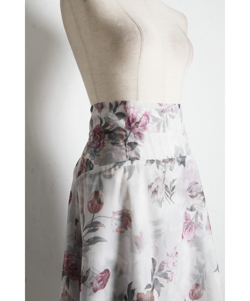 tocco closet(トッコ クローゼット)の「バックレースアップシアーフラワープリントフレアスカート(スカート・レディース・ラベンダー/ピンク・M)」の4枚目の写真