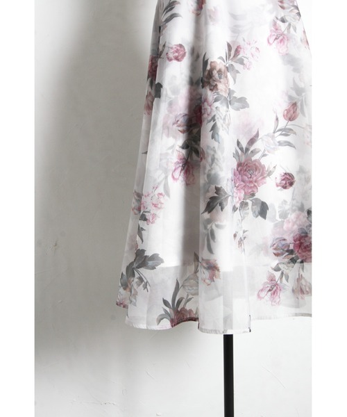 tocco closet(トッコ クローゼット)の「バックレースアップシアーフラワープリントフレアスカート(スカート・レディース・ラベンダー/ピンク・M)」の5枚目の写真