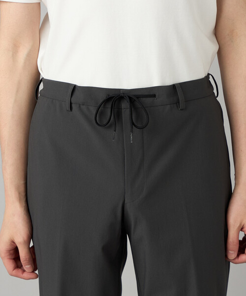 COMME CA MEN（コムサメン）の「【セットアップ対応】福井産 ナイロントリコットジャージー テーパードパンツ（スラックス・メンズ・グレー・M/L/S）」の12枚目の写真