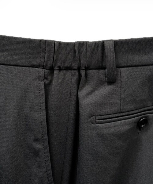 COMME CA MEN（コムサメン）の「【セットアップ対応】福井産 ナイロントリコットジャージー テーパードパンツ（スラックス・メンズ・グレー・M/L/S）」の18枚目の写真