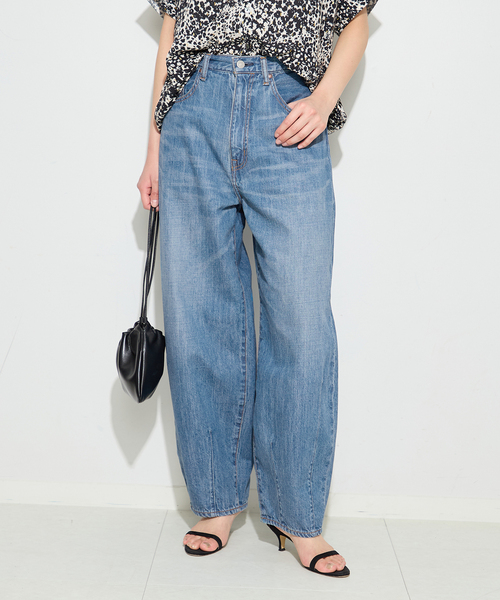 journal standard L'essage(ジャーナルスタンダードレサージュ)の「8ozデニムバルーンパンツ(デニムパンツ・レディース・ネイビー/ブルー・36/38)」の2枚目の写真