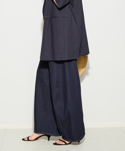 journal standard L'essage(ジャーナルスタンダードレサージュ)の「8ozデニムバルーンパンツ(デニムパンツ・レディース・ネイビー/ブルー・36/38)」の6枚目の写真