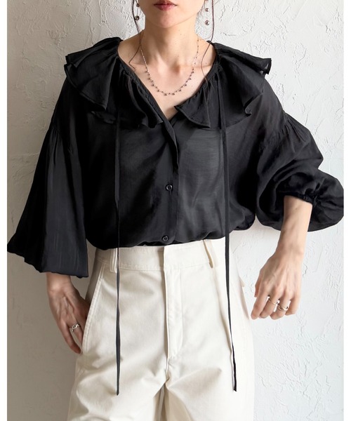 She's Closet(シーズクローゼット)の「長袖 ビッグ襟 Vネック ラッフルカラー シアー フリルブラウス(シャツ/ブラウス・レディース・グレー/ブラック/グレイッシュベージュ/ホワイト・FREE)」の12枚目の写真