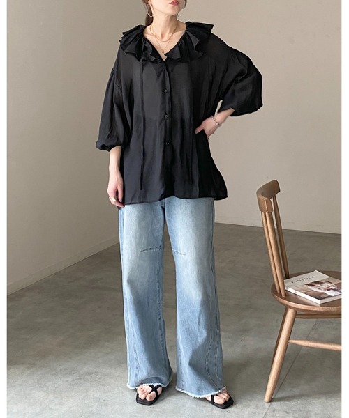She's Closet(シーズクローゼット)の「長袖 ビッグ襟 Vネック ラッフルカラー シアー フリルブラウス(シャツ/ブラウス・レディース・グレー/ブラック/グレイッシュベージュ/ホワイト・FREE)」の16枚目の写真