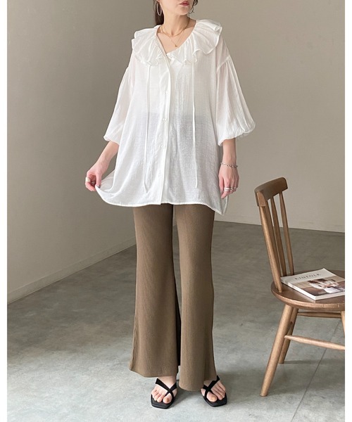 She's Closet(シーズクローゼット)の「長袖 ビッグ襟 Vネック ラッフルカラー シアー フリルブラウス(シャツ/ブラウス・レディース・グレー/ブラック/グレイッシュベージュ/ホワイト・FREE)」の5枚目の写真