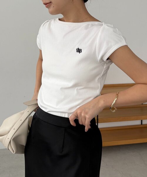 CAPRICIEUX LE'MAGE(カプリシューレマージュ)の「1ポイントボートネックT(Tシャツ/カットソー・レディース・ブラウン/ホワイト/ブラック/イエロー・FREE)」の6枚目の写真