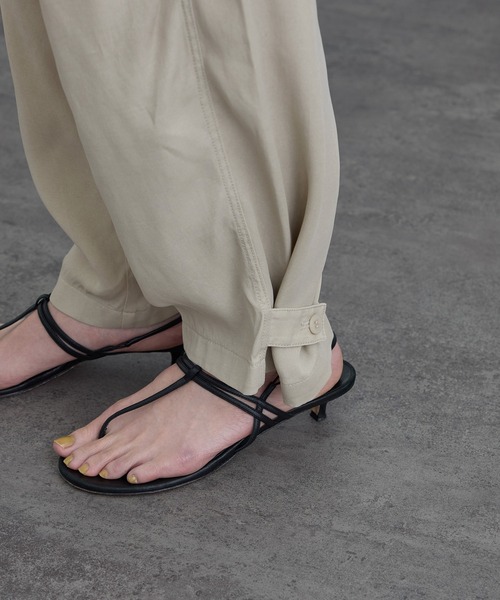 SALON adam et rope'(サロン アダム エ ロペ)の「サテンフェードミリタリーパンツ(その他パンツ・レディース・グレー/ベージュ・M/S)」の17枚目の写真