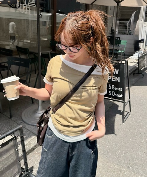 RAY CASSIN(レイカズン)の「オフショルレイヤード半袖Tシャツ(Tシャツ/カットソー・レディース・グレー/ネイビー/ベージュ系その他2/ホワイト系その他・FREE)」の4枚目の写真