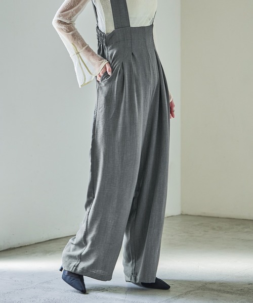 Fashion Letter（ファッションレター）の「タックワイドサロペット スラックス（サロペット/オーバーオール・レディース・ブラック/チャコール・M）」の8枚目の写真