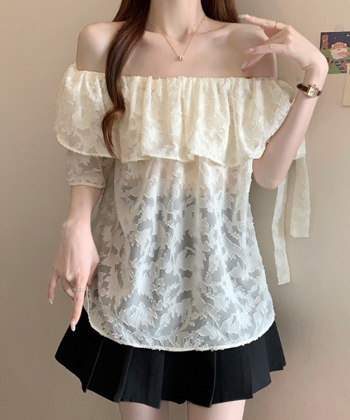 LUCPY(ラクピー)の「オフショルフリルシアーブラウス(シャツ/ブラウス・レディース・イエロー/ホワイト・LARGE/MEDIUM/SMALL)」の3枚目の写真