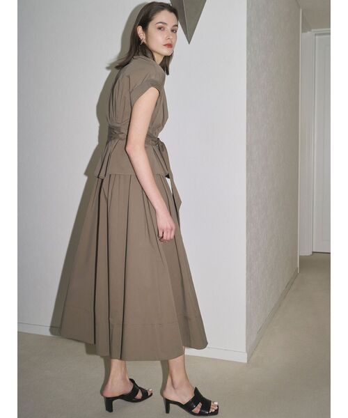 ELENDEEK（エレンディーク）の「レイヤードカシュクールワンピース（ワンピース・レディース・ブルー/カーキ・2/1）」の5枚目の写真