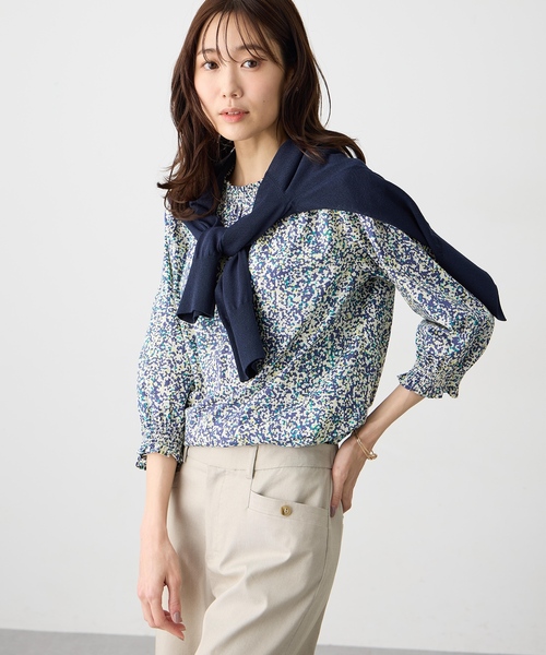 Petit Honfleur(プチオンフルール)の「【Liberty】リバティプリント衿フリルブラウス(シャツ/ブラウス・レディース・ブルー/グリーン/イエロー/ネイビー・9号/11号)」の11枚目の写真