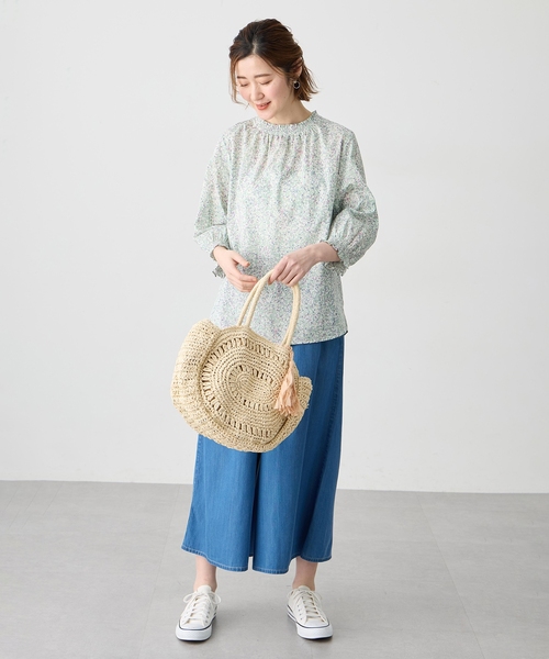Petit Honfleur(プチオンフルール)の「【Liberty】リバティプリント衿フリルブラウス(シャツ/ブラウス・レディース・ブルー/グリーン/イエロー/ネイビー・9号/11号)」の20枚目の写真