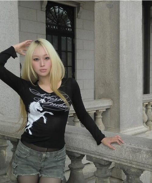 SCHISM INDUCING(スキズムインデューシング)の「HORSE FLARED SLEEVE TOP BLACK(Tシャツ/カットソー・レディース・その他・FREE)」の12枚目の写真