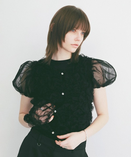 CLANE(クラネ)の「TULLE VEST LAYERED TOPS(Tシャツ/カットソー・レディース・ホワイト/ブラック/ブルー・1/2)」の10枚目の写真