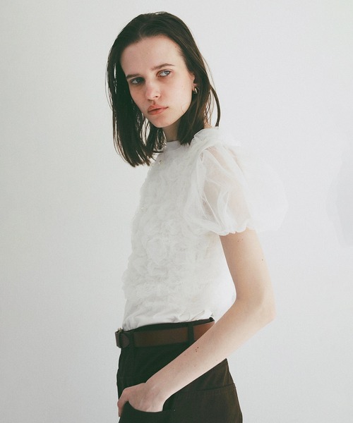 CLANE(クラネ)の「TULLE VEST LAYERED TOPS(Tシャツ/カットソー・レディース・ホワイト/ブラック/ブルー・1/2)」の5枚目の写真