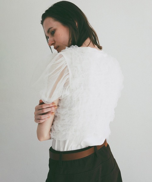 CLANE(クラネ)の「TULLE VEST LAYERED TOPS(Tシャツ/カットソー・レディース・ホワイト/ブラック/ブルー・1/2)」の6枚目の写真