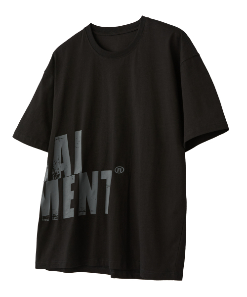 RAIMENT（レイメント）の「ビッグレタリングロゴ半袖Tシャツ_ブラック（Tシャツ/カットソー・メンズ・その他・SMALL/MEDIUM/LARGE）」の2枚目の写真