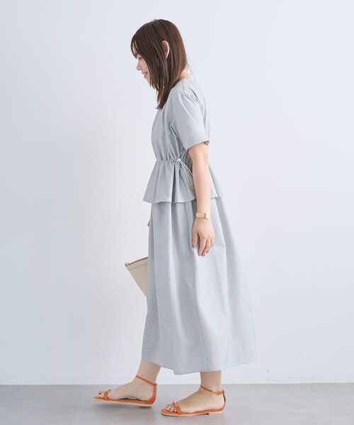 Green Parks(グリーンパークス)の「表面感ペプラムレイヤードワンピース(シャツワンピース・レディース・ダークネイビー/ストライプ/ホワイト系その他2・FREE)」の4枚目の写真