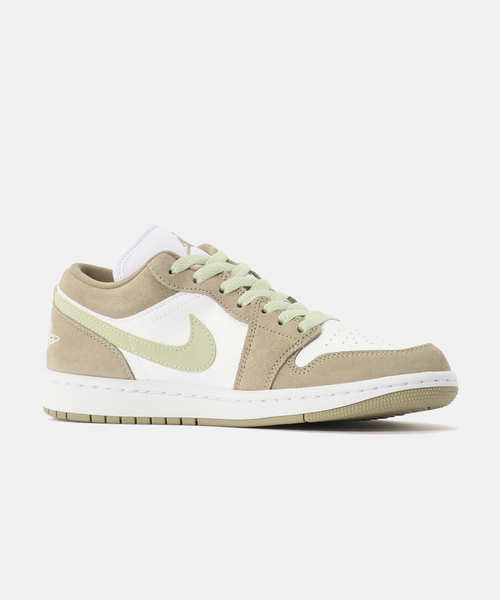JORDAN BRAND(ジョーダンブランド)の「JORDAN BRAND WMNS AIR JORDAN 1 LOW DC0774-204(スニーカー・レディース・ベージュ・23cm/24cm/23.5cm/24.5cm/25cm)」の5枚目の写真