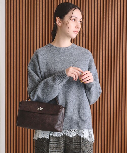 BEAUTY&YOUTH UNITED ARROWS(ビューティーアンドユースユナイテッドアローズ)の「ヒネリ ワンハンドル 2WAY ショルダーバッグ(ショルダーバッグ・レディース・ワインレッド/ブラック/ダークブラウン・FREE)」の6枚目の写真