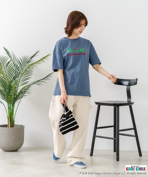 JEANS MATE(ジーンズメイト)の「【はらぺこあおむし/The Very Hungry Caterpillar】【コットン100%のしっかりした生地 ドロップショルダー】オリジナルデザイン 刺繍Tシャツ エリック・カール 絵本 キャラクター グッズ ユニセックス(Tシャツ/カットソー・メンズ・ホワイト系その他/ホワイト系その他3/ブラック系その他2/ブラック系その他3/ブルー系その他/ベージュ系その他2・MEDIUM/LARGE/SMALL)」の8枚目の写真