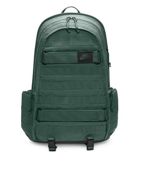 NIKE(ナイキ)の「ナイキ スポーツウェア RPM バックパック (26L) / Nike Sportswear RPM Backpack (26L) FD7544-323 Fir(バックパック/リュック・メンズ・カモフラージュ・ONE SIZE)」の3枚目の写真