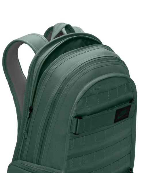 NIKE(ナイキ)の「ナイキ スポーツウェア RPM バックパック (26L) / Nike Sportswear RPM Backpack (26L) FD7544-323 Fir(バックパック/リュック・メンズ・カモフラージュ・ONE SIZE)」の7枚目の写真