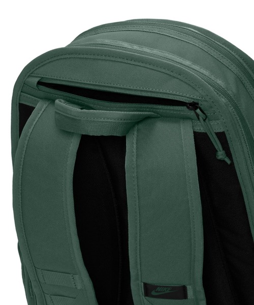 NIKE(ナイキ)の「ナイキ スポーツウェア RPM バックパック (26L) / Nike Sportswear RPM Backpack (26L) FD7544-323 Fir(バックパック/リュック・メンズ・カモフラージュ・ONE SIZE)」の9枚目の写真