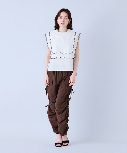 Audie a Muses(オーディアミューズ)の「スカラップ刺繍ダブルカラーブラウス(シャツ/ブラウス・レディース・ブラック/オフホワイト・38/42)」の3枚目の写真