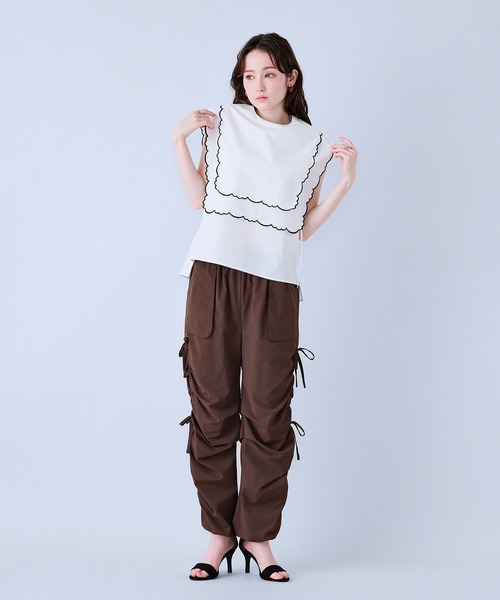 Audie a Muses(オーディアミューズ)の「スカラップ刺繍ダブルカラーブラウス(シャツ/ブラウス・レディース・ブラック/オフホワイト・38/42)」の6枚目の写真