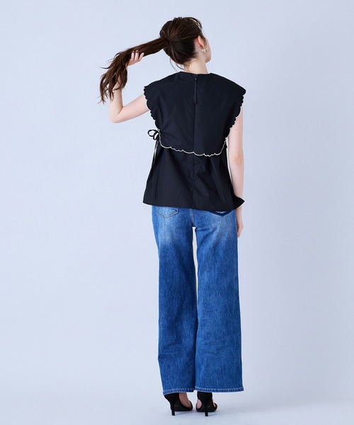 Audie a Muses(オーディアミューズ)の「スカラップ刺繍ダブルカラーブラウス(シャツ/ブラウス・レディース・ブラック/オフホワイト・38/42)」の16枚目の写真