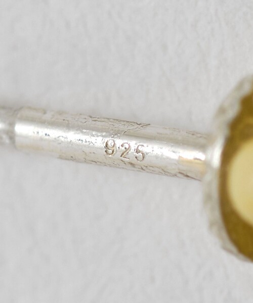Steven Alan(スティーブンアラン)の「<Pura Utz>YELLOW FLOWER EAR STICK/シングルピアス(ピアス(片耳用)・レディース・イエロー・FREE)」の6枚目の写真