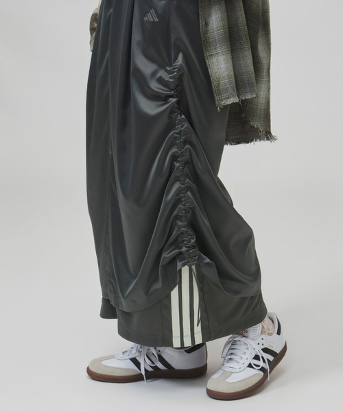 adidas(アディダス)の「【別注】アディダス adidas W LUXFLOW レイヤード サテンスカート 限定コラボ(スカート・レディース・ダークグレー/オフホワイト・L/M/S/XL)」の19枚目の写真