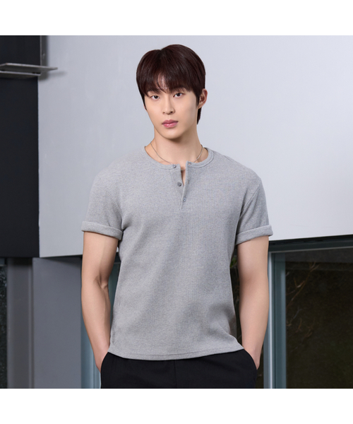 HYOJI(ヒョージ)の「26 SS セミクロップワッフルヘンリーネック半袖Tシャツ (3カラー)(Tシャツ/カットソー・メンズ・ブラック/グレー/ホワイト・M/L)」の3枚目の写真