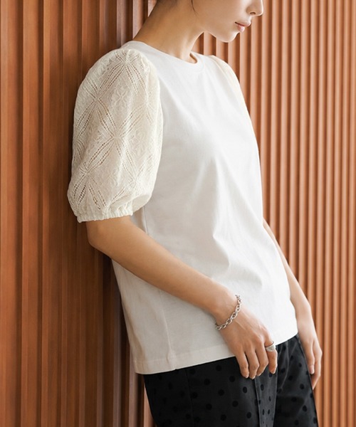 itto...(イット)の「袖レースパフスリーブトップス(Tシャツ/カットソー・レディース・オフホワイト/ブラック・M)」の3枚目の写真